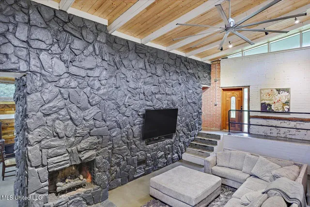 $305,000 | 108 Kimwood Place, Florence, MS 39073