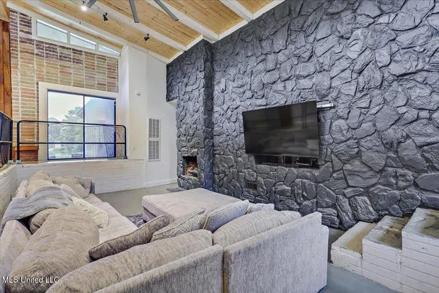 $305,000 | 108 Kimwood Place, Florence, MS 39073