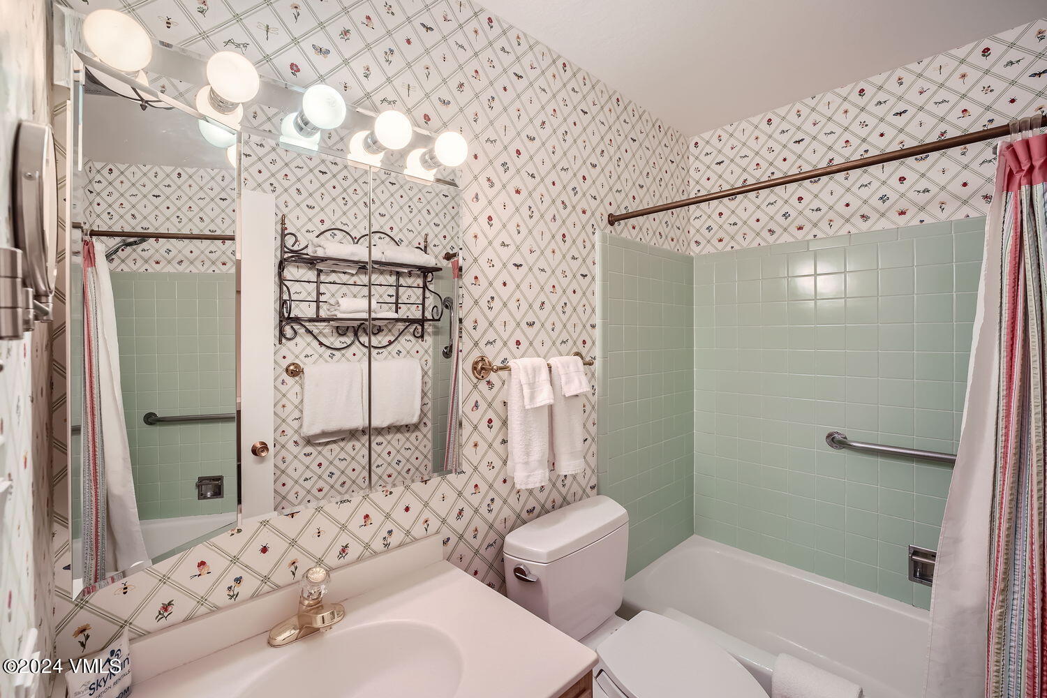 903 North Frontage Road West, Unit 8 Vail, CO 81657 - Photo 10 of 11 903 N Frontage Rd #8 - Web Quality - 009
