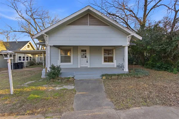 $1,750 | 405 College Street, Cleburne, TX 76033
