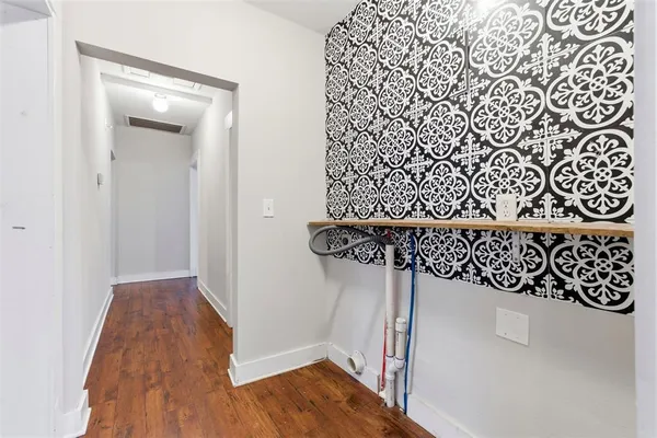 $1,750 | 405 College Street, Cleburne, TX 76033