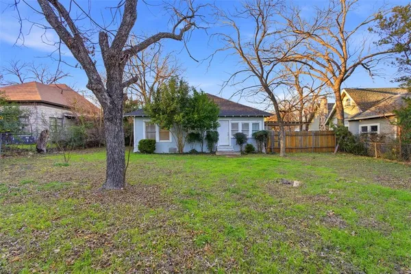 $1,750 | 405 College Street, Cleburne, TX 76033