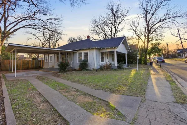 $1,750 | 405 College Street, Cleburne, TX 76033