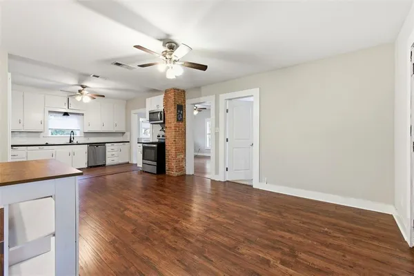 $1,750 | 405 College Street, Cleburne, TX 76033