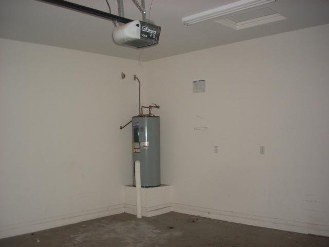 5337 West Carson Road Laveen, AZ 85339 - Photo 14 of 20 garage