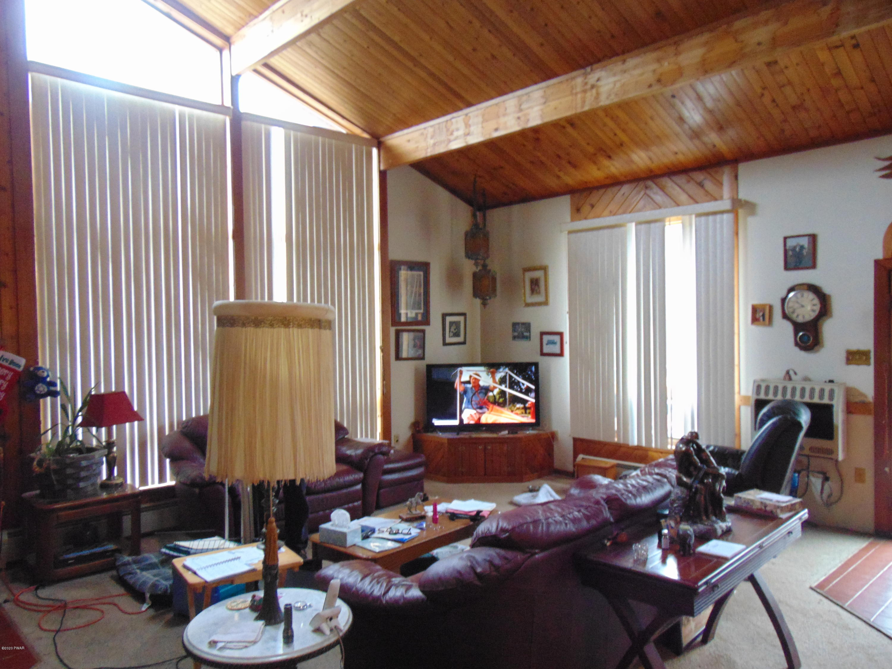 124 Peet Road Newfoundland, PA 18445 - Photo 10 of 33 DSC01015