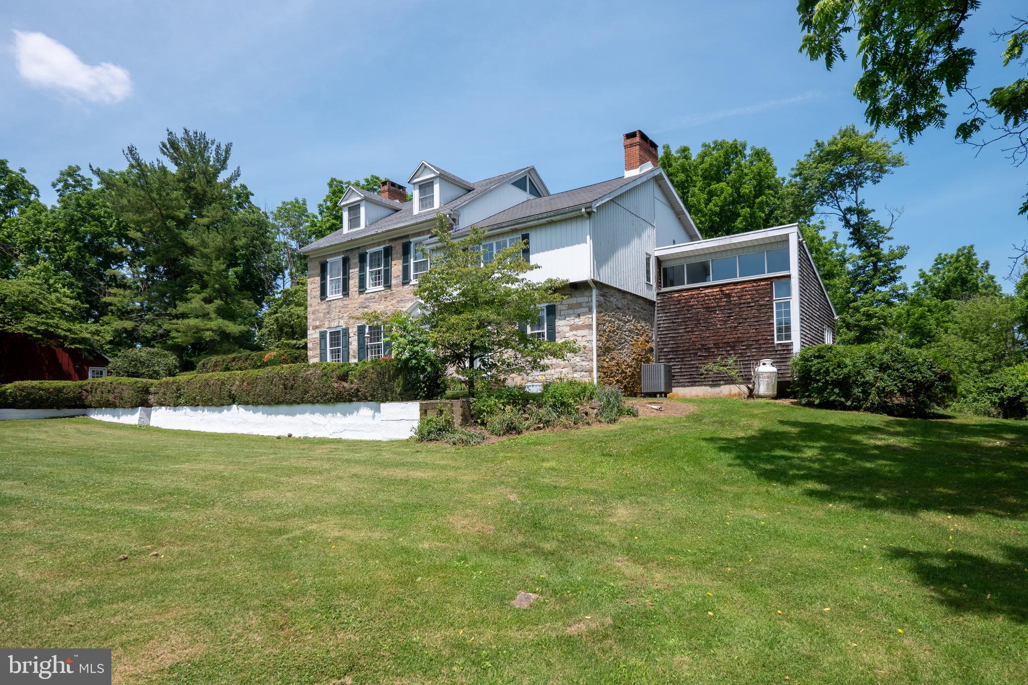 3224 Newburg Road Nazareth, PA 18064 - Photo 6 of 44 Gallery Image 6