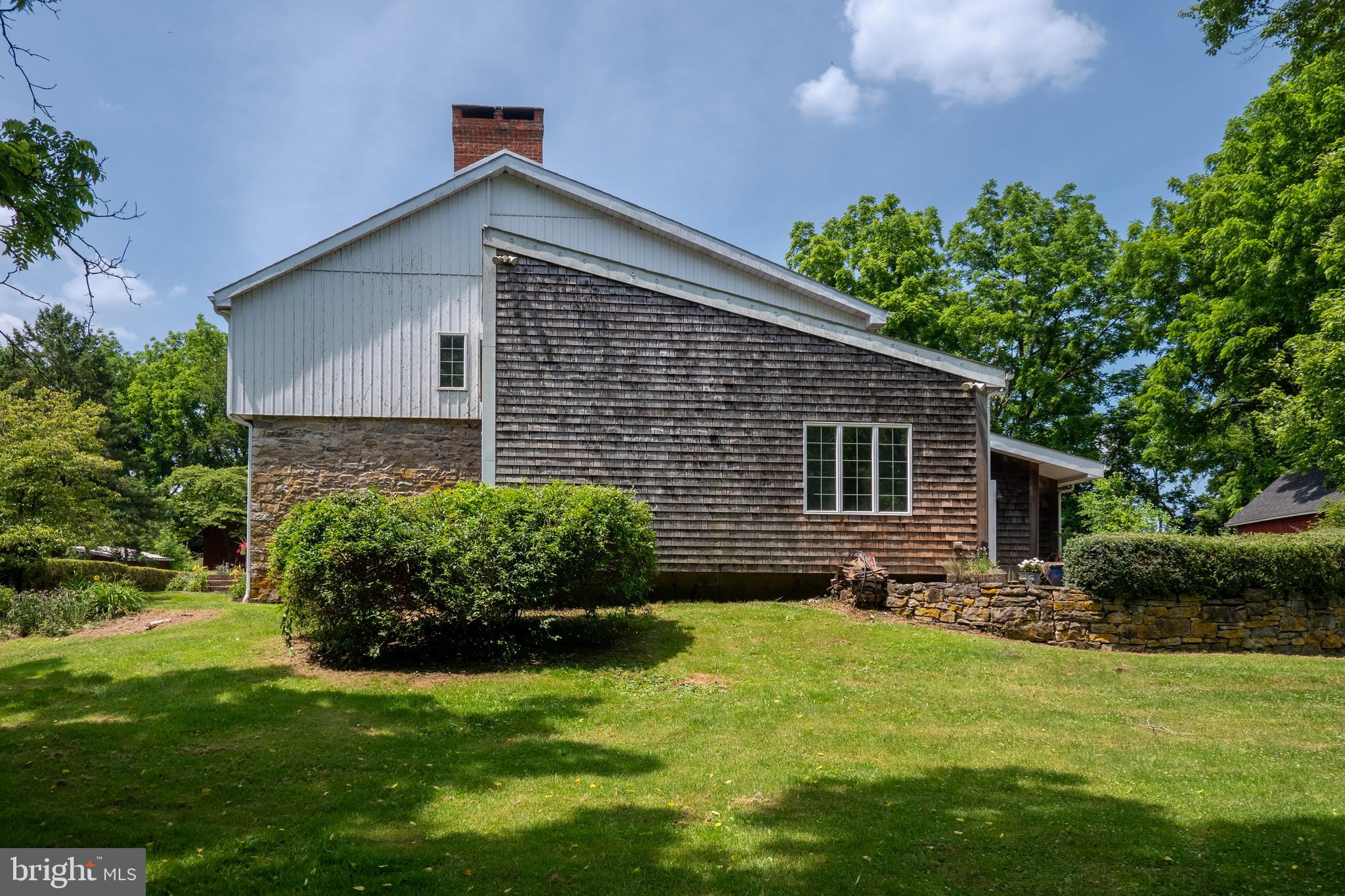 3224 Newburg Road Nazareth, PA 18064 - Photo 7 of 44 Gallery Image 7