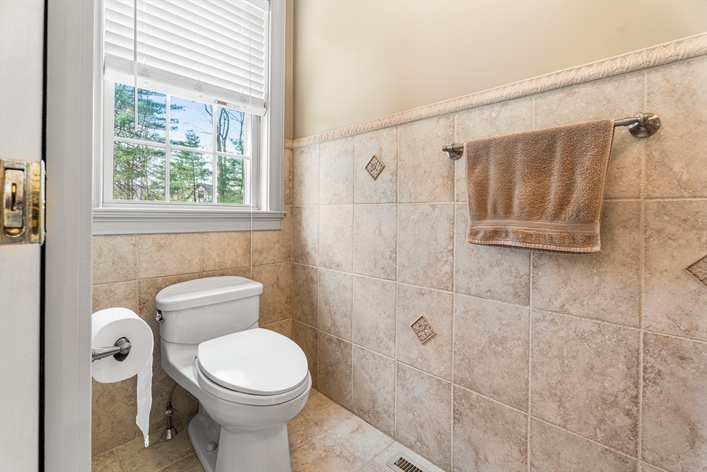 227 Thurber Avenue Attleboro, MA 02703 - Photo 13 of 42