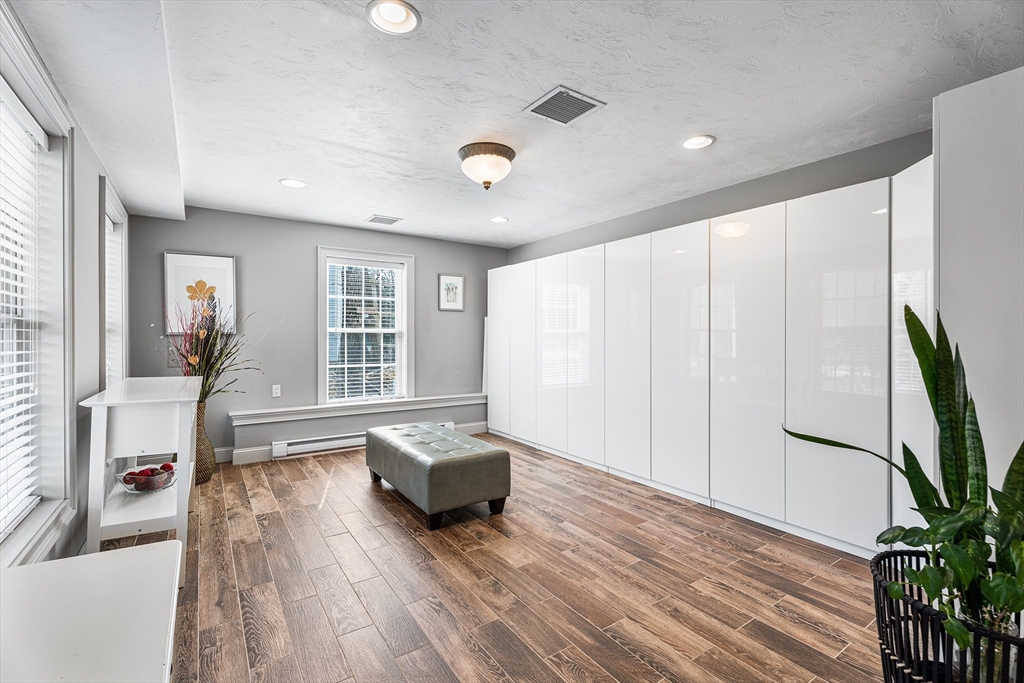 227 Thurber Avenue Attleboro, MA 02703 - Photo 7 of 42