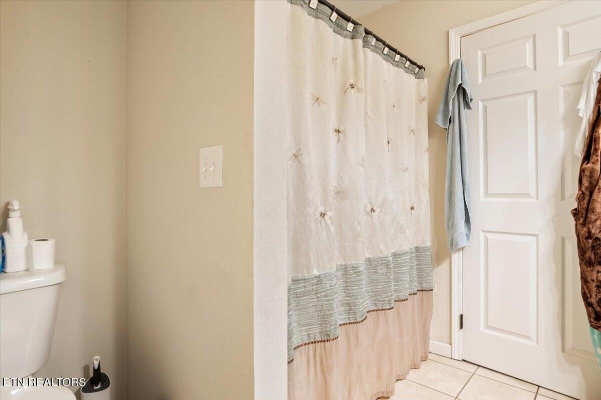 1935 Cozy Road Newport, TN 37821 - Photo 16 of 33 a bathroom with a shower