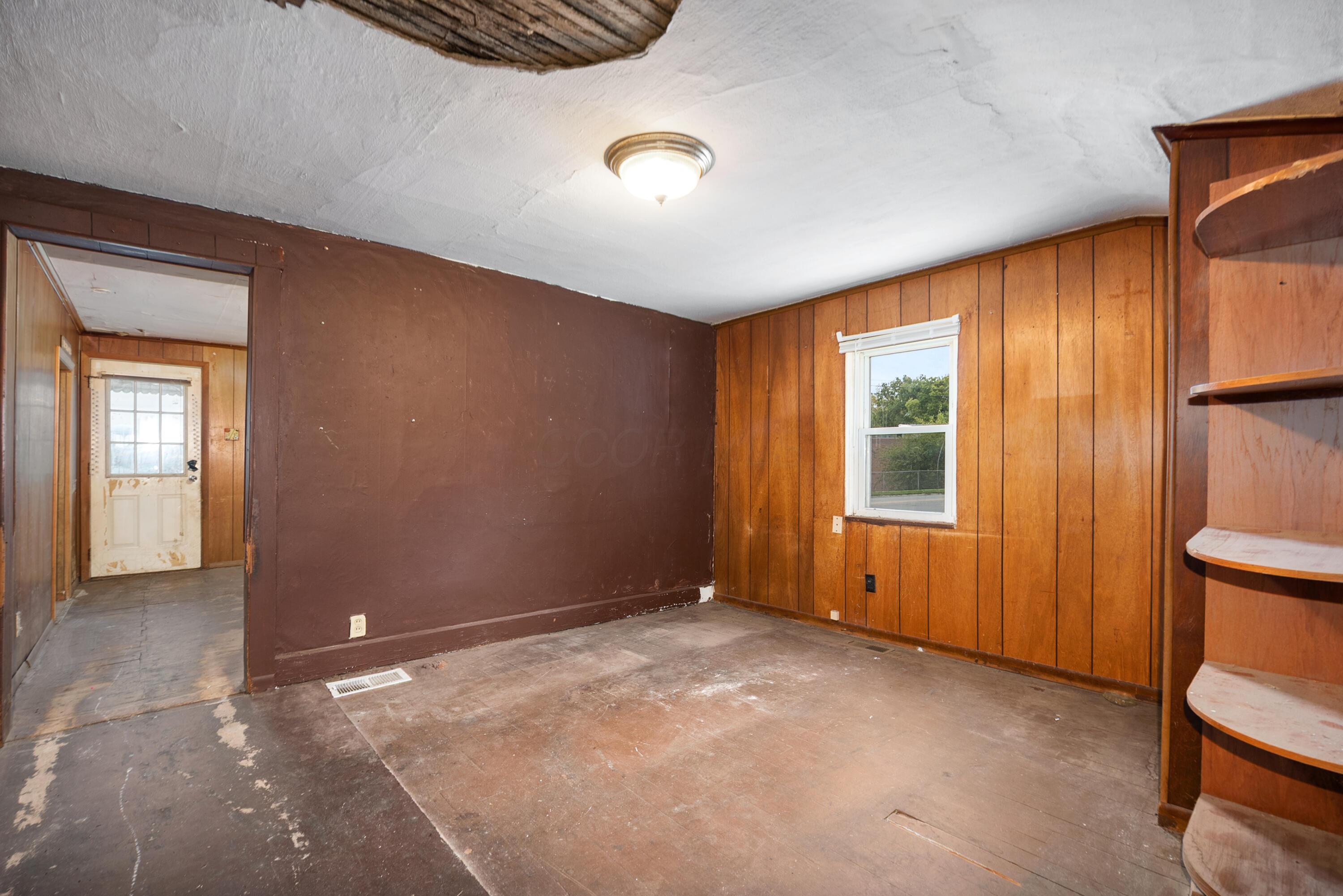 551 East Main Street Circleville, OH 43113 - Photo 8 of 30 Family Room