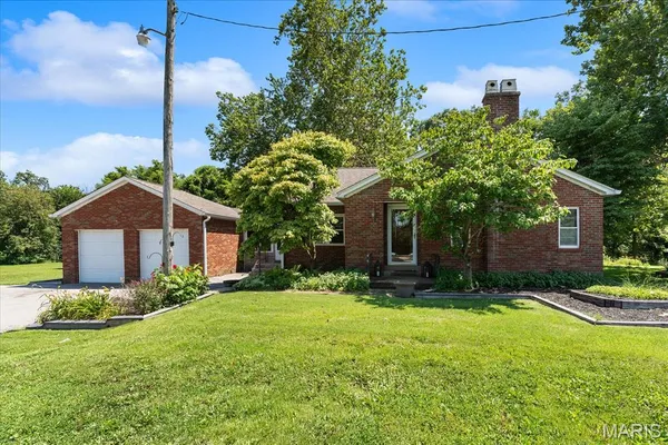 $270,000 | 938 East Washington Street, Millstadt, IL 62260