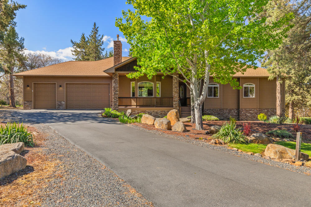 6352 Sanderling Road Klamath Falls, OR 97601 - Photo 5 of 65 Front of Home