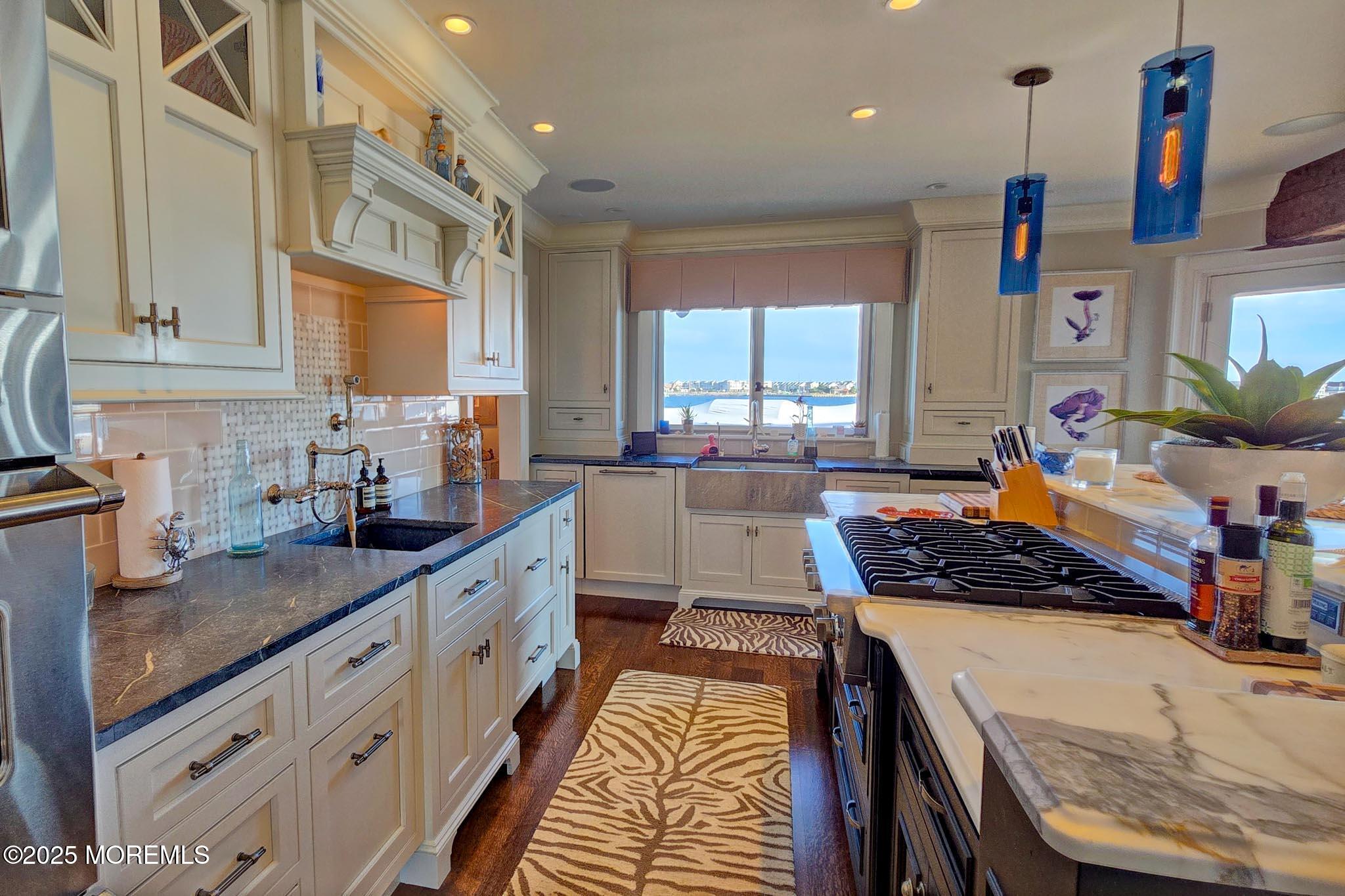 292 Dutchmans Point Road Mantoloking, NJ 08738 - Photo 17 of 99 25