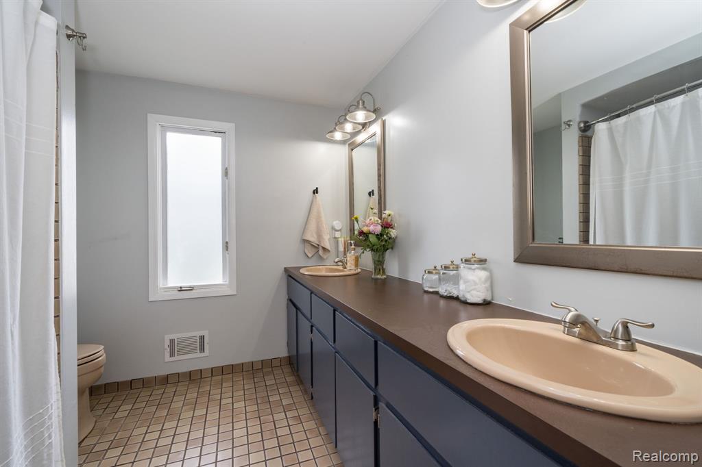 2509 Munster Road Rochester Hills, MI 48309 - Photo 32 of 44 Gallery Image 32
