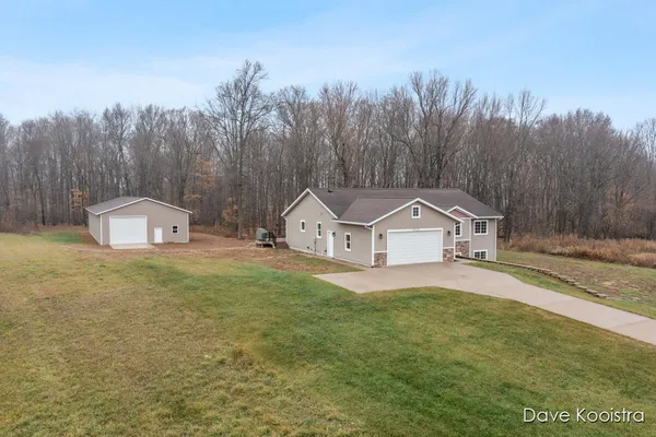 $784,900 | 3905 Sunset View, Wayland, MI 49348