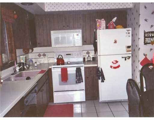617 Adams Court Apollo, PA 15613 - Photo 6 of 8 Kitchen.