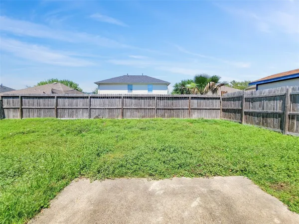 $1,875 | 5439 Aloe Avenue, Baytown, TX 77521