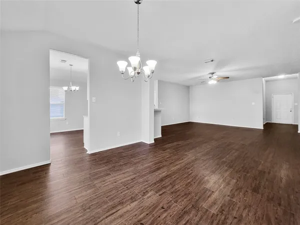 $1,875 | 5439 Aloe Avenue, Baytown, TX 77521