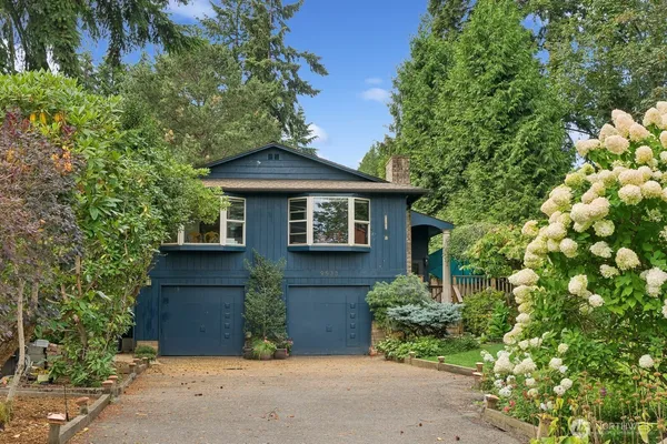 $1,600 | 9533 Lake Shore Boulevard Northeast, Unit A, Seattle, WA 98115