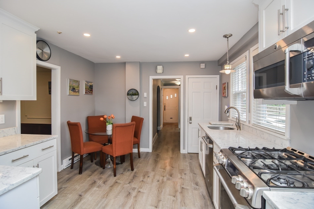291 Russett Road Brookline, MA 02467 - Photo 11 of 23
