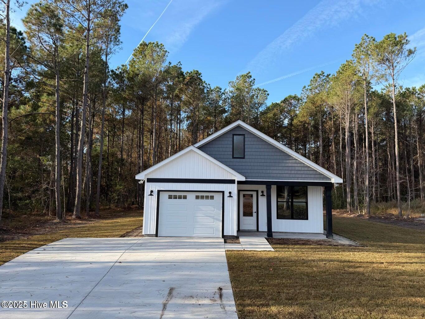 1152 Watts Landing Road Hampstead, NC 28443 - Photo 2 of 16 20251125202701183453000000-o
