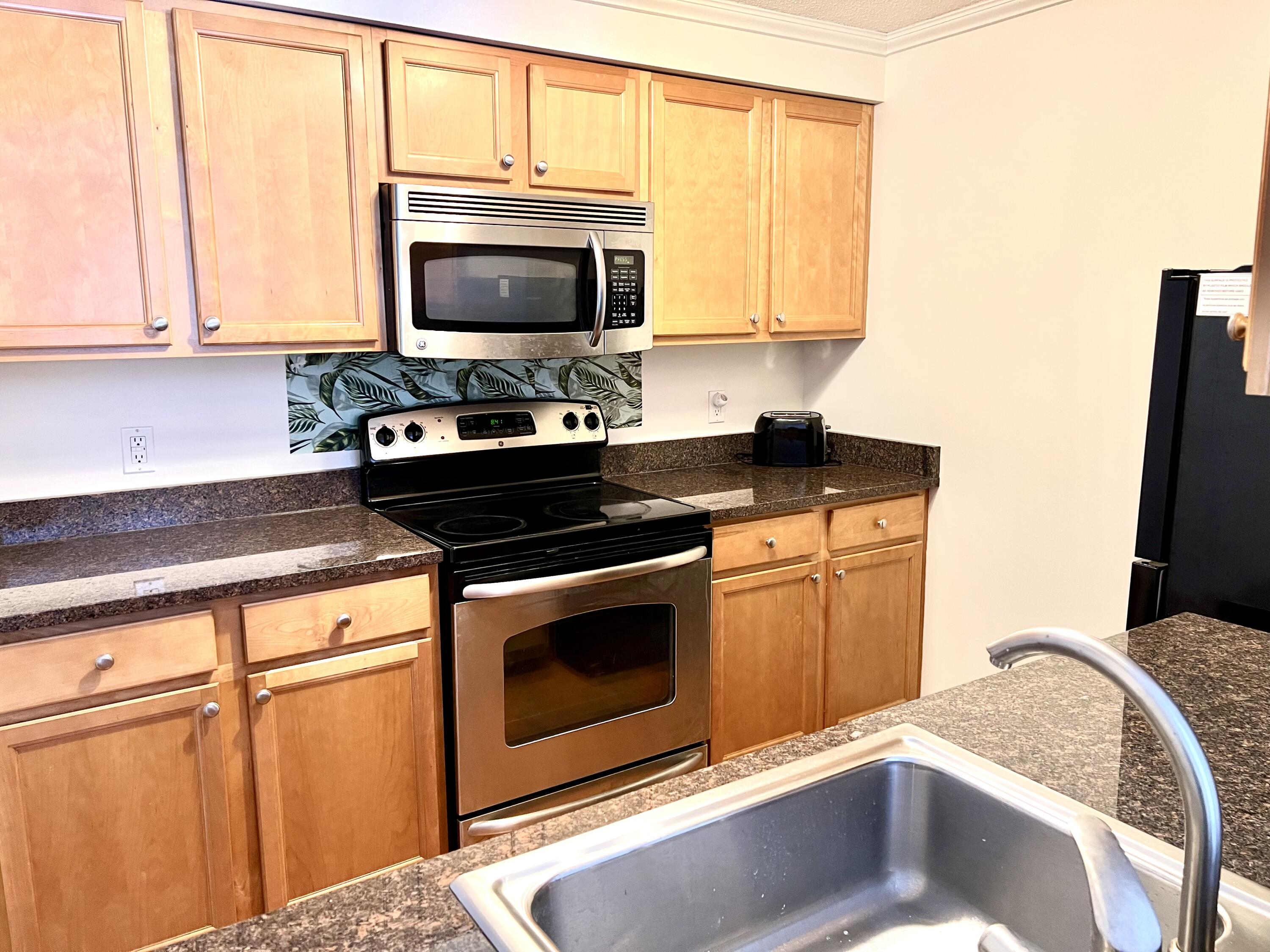79 East Ridge Road, Unit 109 Southwest Harbor, ME 04679 - Photo 4 of 43 Kitchen