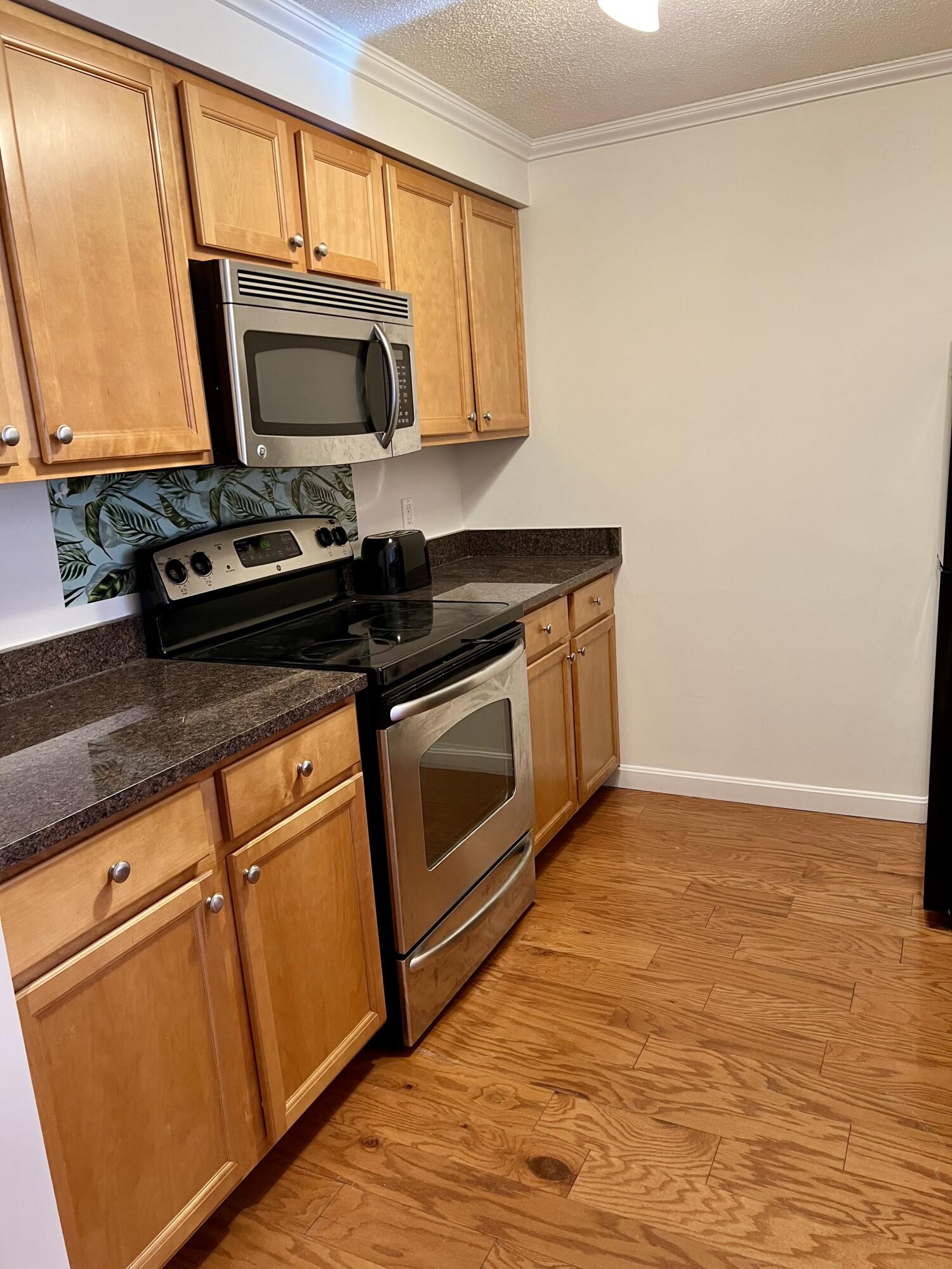 79 East Ridge Road, Unit 109 Southwest Harbor, ME 04679 - Photo 7 of 43 Kitchen