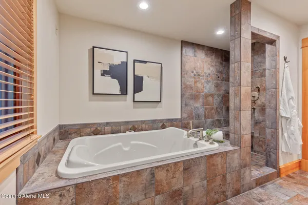 $3,400,000 | 3361 Bottle Bay Road, Sagle, ID 83860