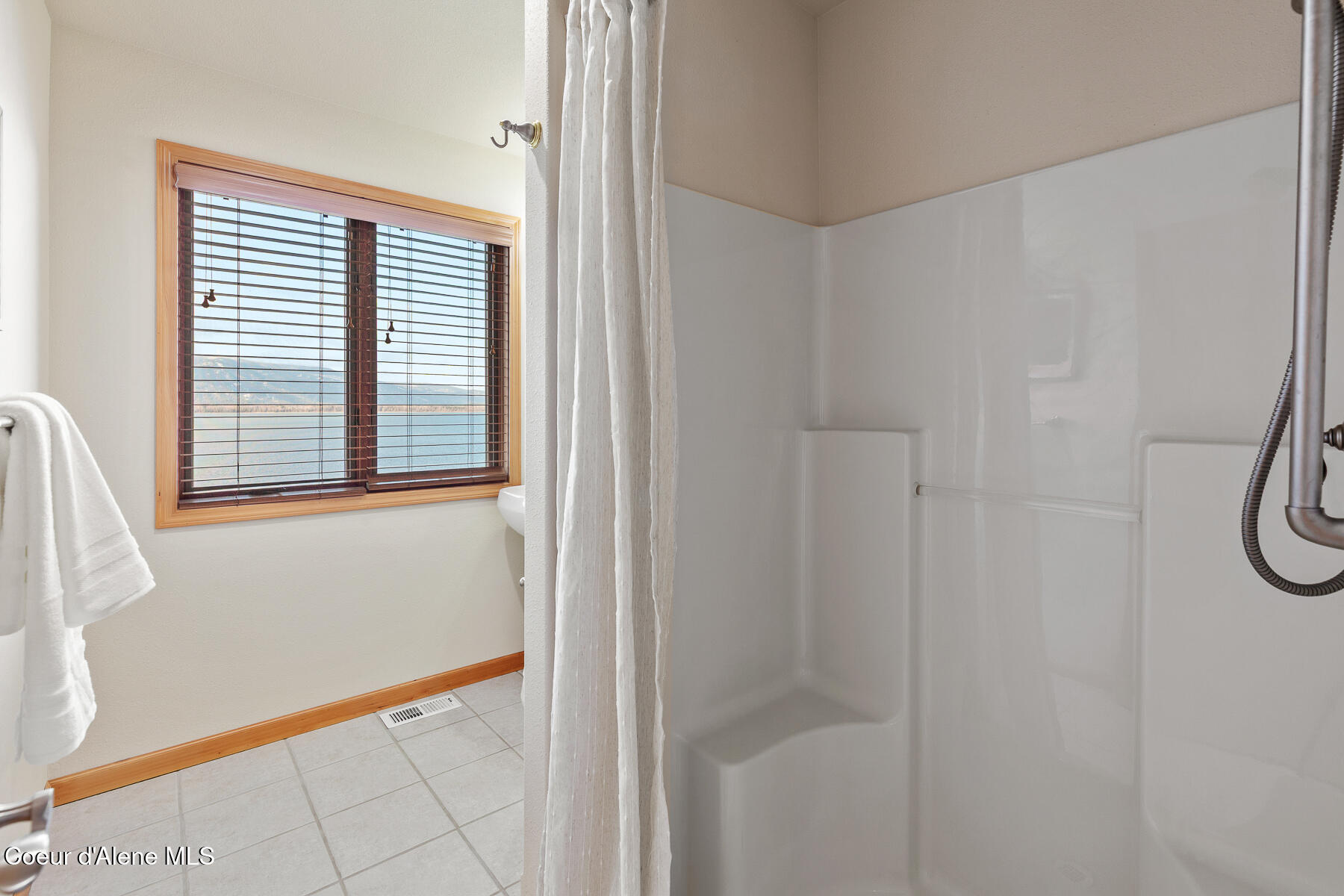 3361 Bottle Bay Road Sagle, ID 83860 - Photo 9 of 70 3361BottleBayRd-9