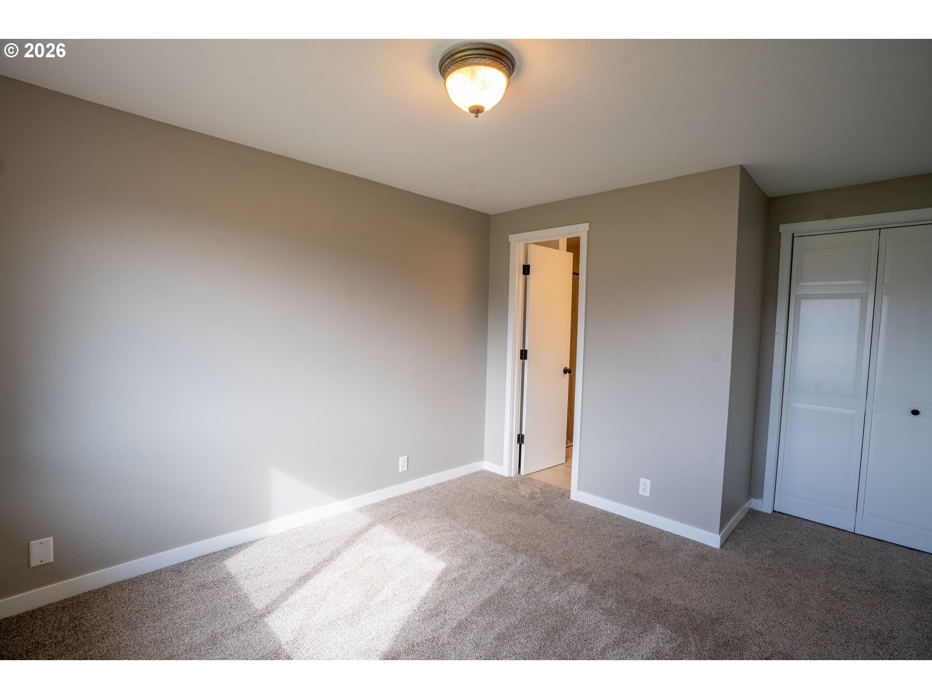 37075 Camp Creek Road Springfield, OR 97478 - Photo 16 of 48 a view of an empty room