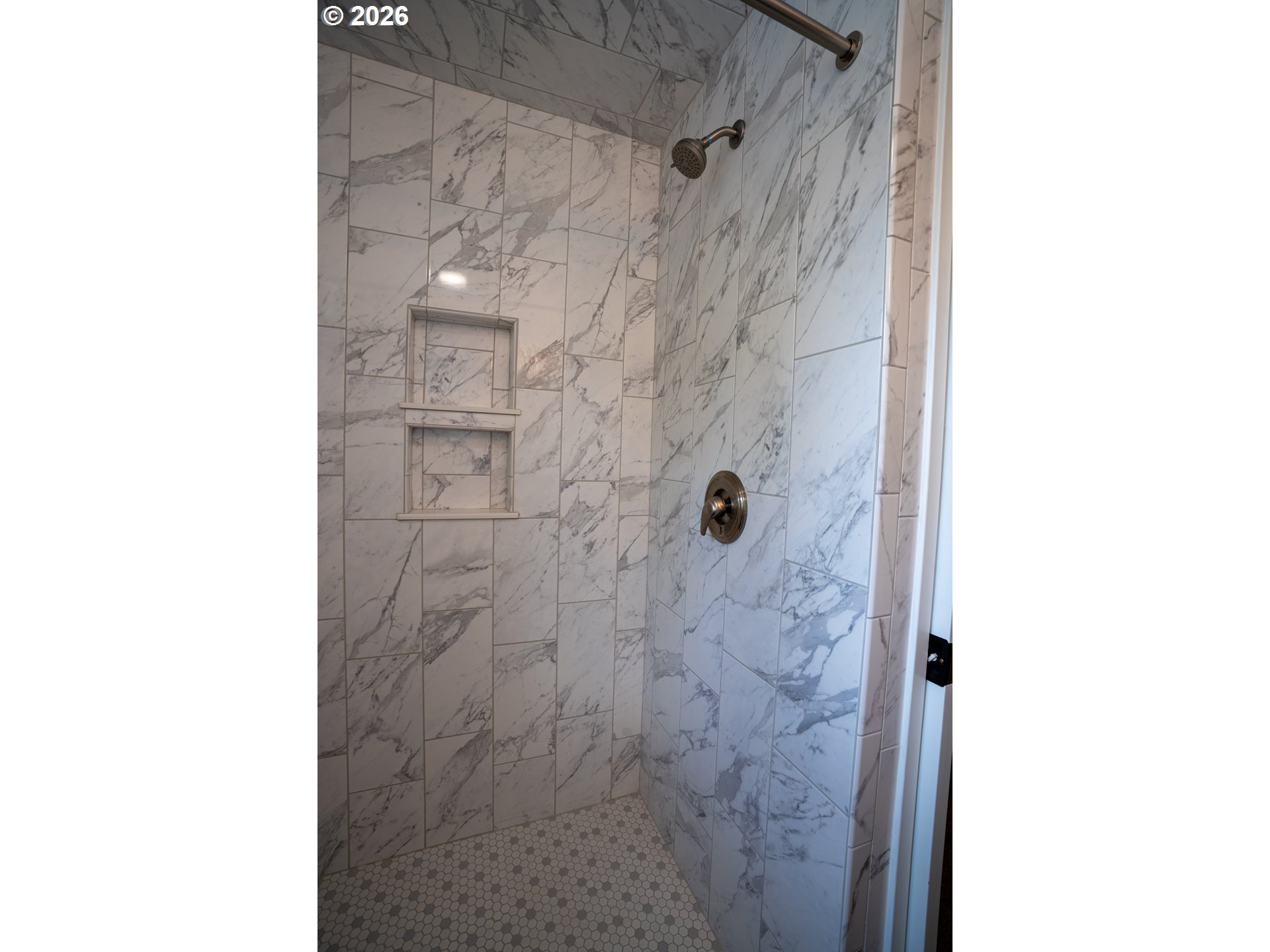 37075 Camp Creek Road Springfield, OR 97478 - Photo 23 of 48 a bathroom with a shower