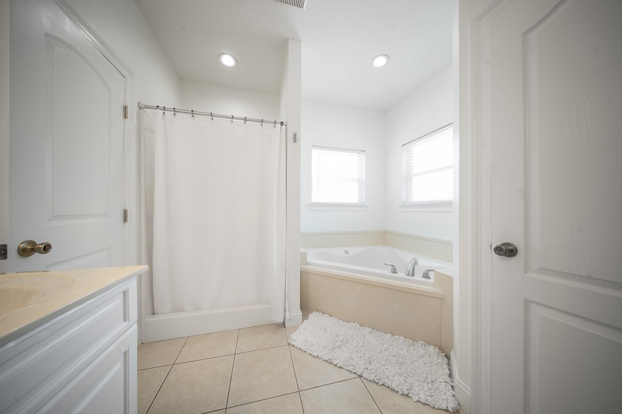 12475 State Highway, Unit 17 Gulf Shores, AL 36542 - Photo 28 of 55 Bathroom