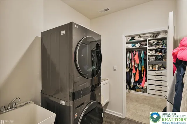 a front view of house with yard