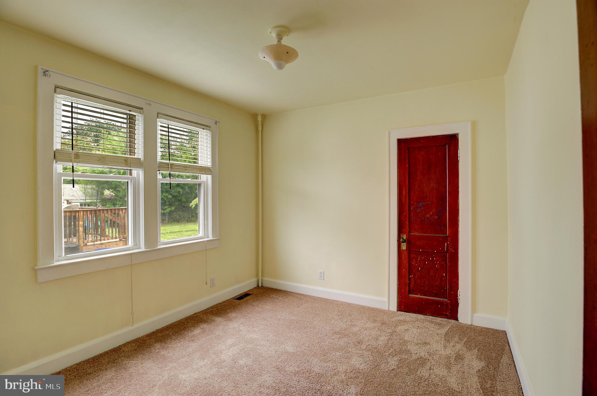 22 Glaser Avenue Raritan, NJ 08869 - Photo 9 of 25 Gallery Image 9