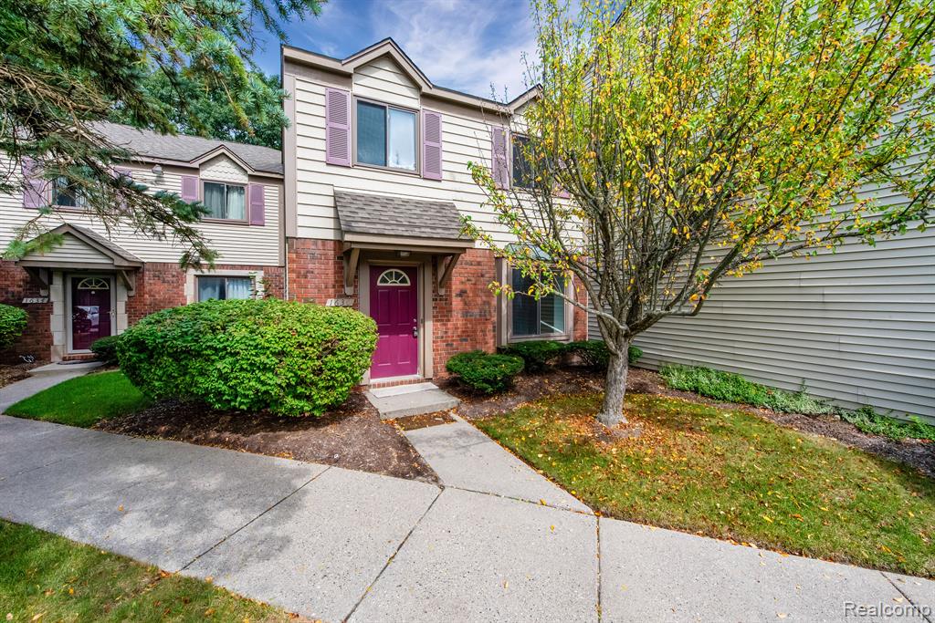 1630 River View Drive Rochester Hills, MI 48307 - Photo 1 of 23
