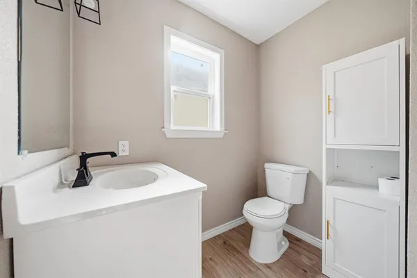 $1,500 | 713 East Franklin Street, Hillsboro, TX 76645