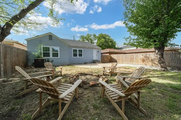 $1,500 | 713 East Franklin Street, Hillsboro, TX 76645