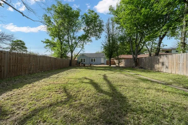 $1,500 | 713 East Franklin Street, Hillsboro, TX 76645
