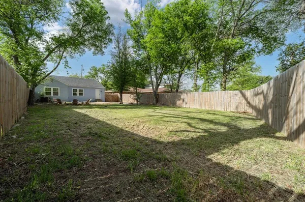 $1,500 | 713 East Franklin Street, Hillsboro, TX 76645