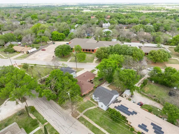 $1,500 | 713 East Franklin Street, Hillsboro, TX 76645