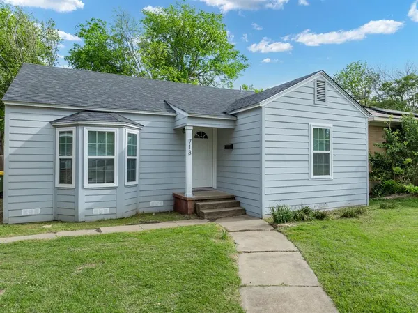 $1,500 | 713 East Franklin Street, Hillsboro, TX 76645