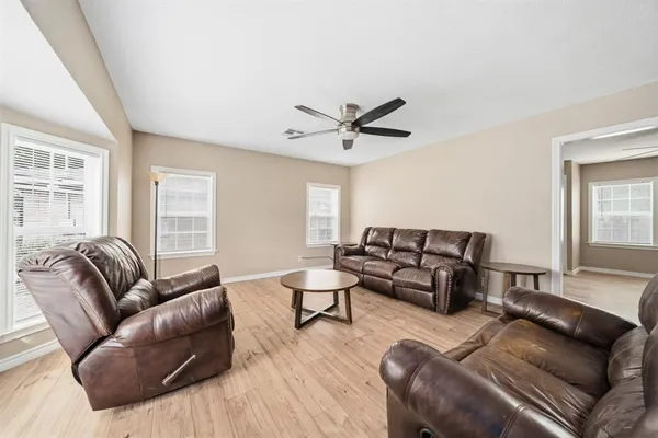 $1,500 | 713 East Franklin Street, Hillsboro, TX 76645