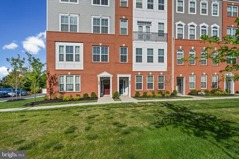$420,000 | 7736 Port Capital Drive, Elkridge, MD 21075