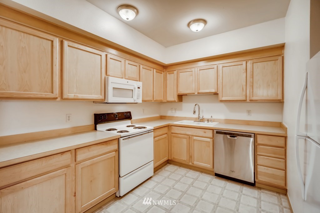 2804 Southeast 8th Place, Unit 1106 Renton, WA 98058 - Photo 9 of 24 Gallery Image 9