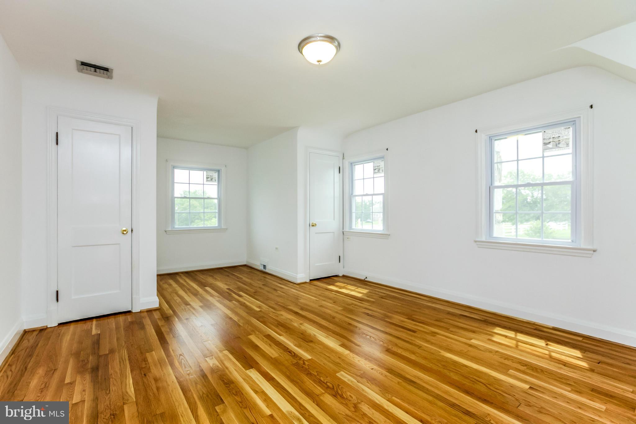 1460 Rolling Rd. Catonsville, MD 21228 - Photo 17 of 30 Bedroom (Master)