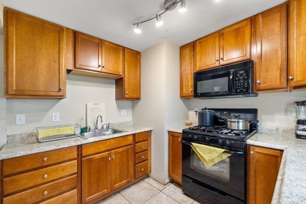 325-327 Sumner Street Boston, MA 02128 - Photo 33 of 42