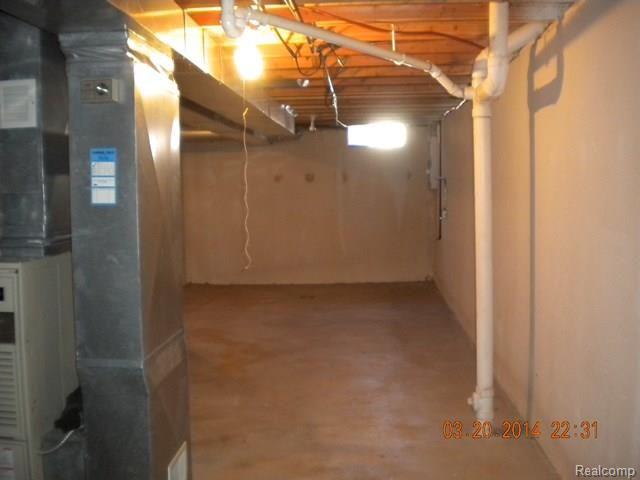 5323 Rene Drive Warren, MI 48091 - Photo 9 of 9 DSCN9002.jpg