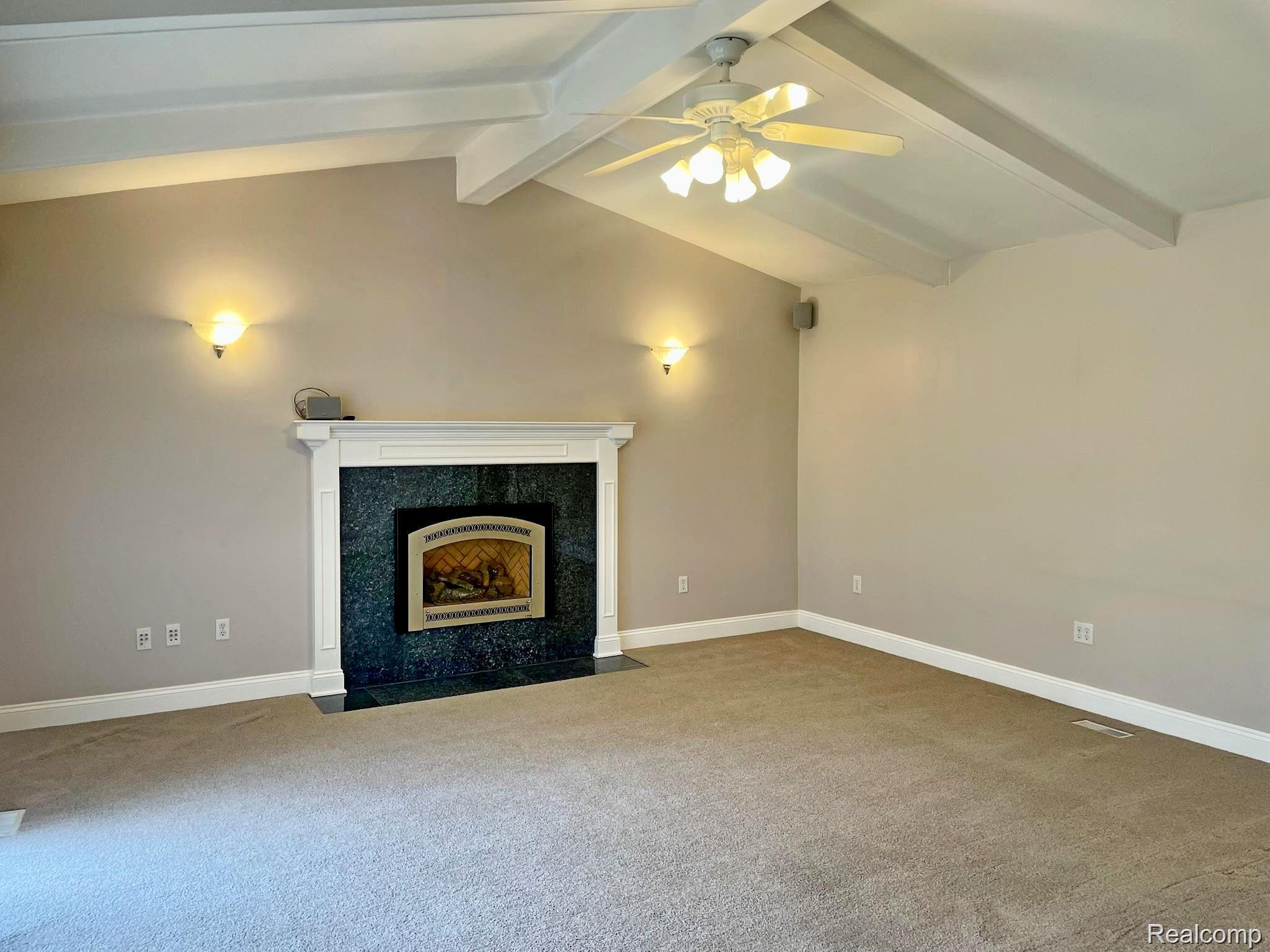 14056 Riverside Drive Livonia, MI 48154 - Photo 11 of 44 Fam Rm from Kitchen